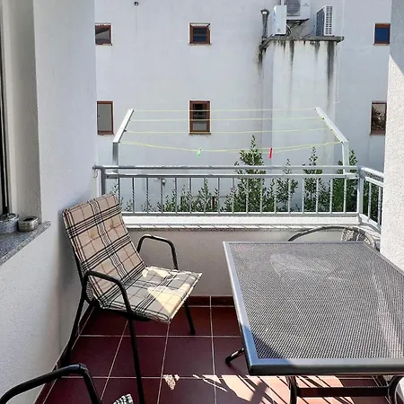 2 Bedroom Cozy Apartment In Rovinj Apartmán *